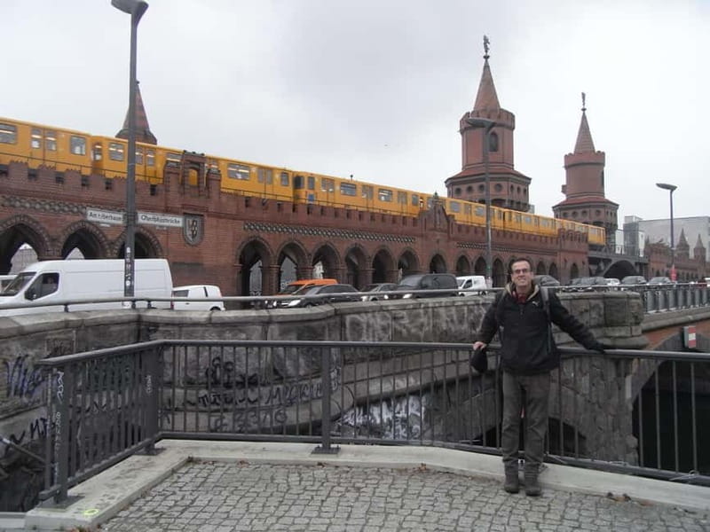 Private Alternative Berlin Tour -Murals, Graffiti and Squats - Pickup, public transport, and pace on a 2.5-hour loop