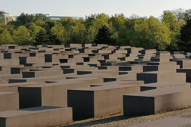 Private Berlin Top Historical Sites Tour with Black Van - The Berlin Wall Memorial and Checkpoint Charlie: understanding division without the confusion