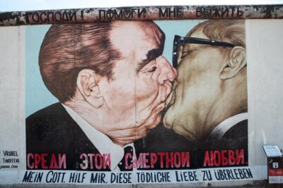 Private Cold War Berlin: Espionage, Berlin Wall, a Divided City - Timing, hotel pickup, and walking reality (3 to 4 hours)