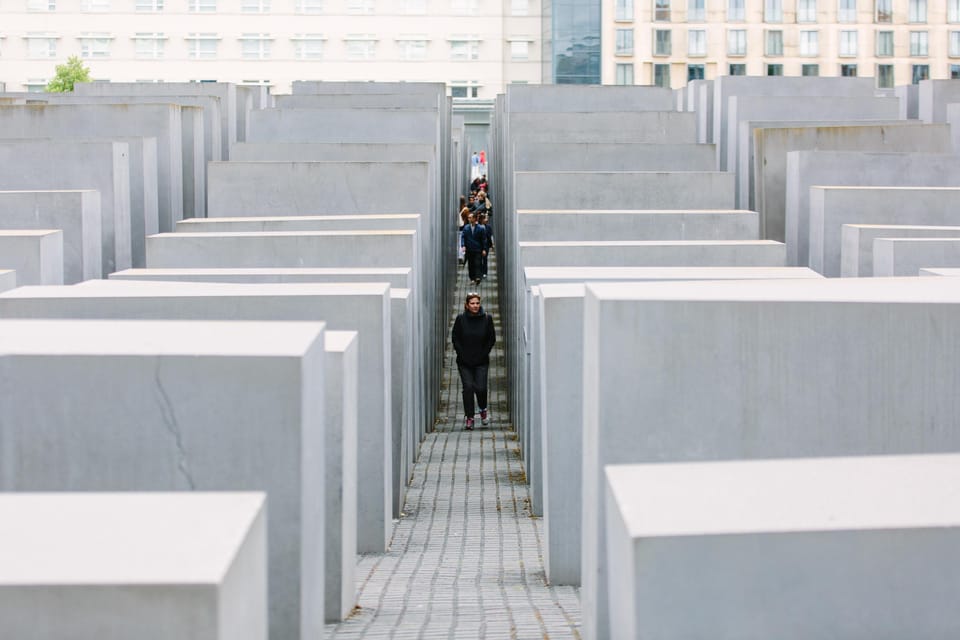 Private Highlights of Berlin Bike Tour - Escape Attempts: How the Guide Turns Streets Into Clues