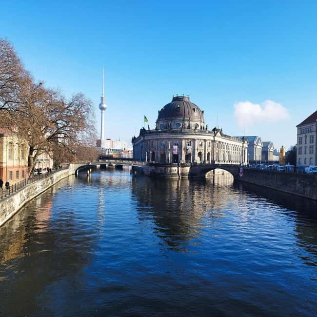 Private (Multi) Rickshaws with Pick-up Hotel - Your central route: pickup in Mitte, Unter den Linden stop, back to Mitte