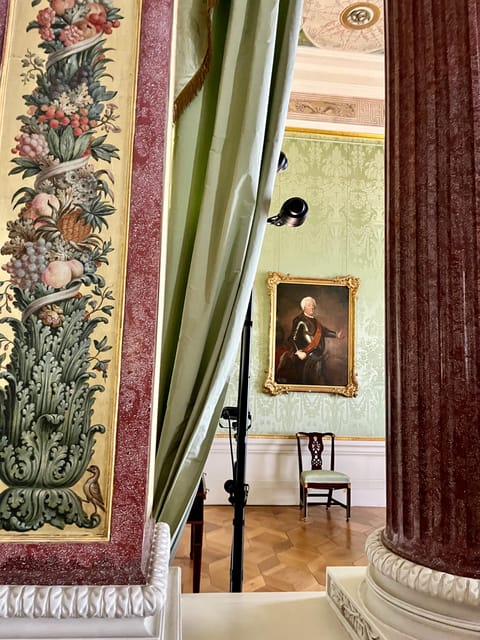Private Sightseeingtour im Taxi nach Potsdam und Sanssouci - New Palace in Potsdam: scale you can feel, built fast after victory