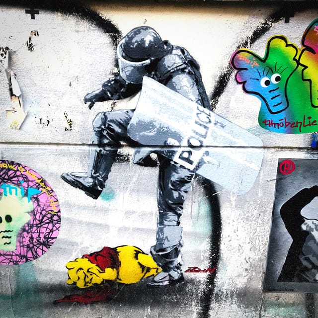 Private Street Art Walking Tour in Berlin-Friedrichshain - Friedrichshain Streets and Photo Time: Small Businesses, Street Life, and Style