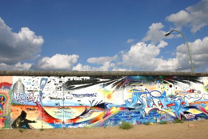 Private Taxi Tour of Berlin East and West and Neighbourhood approx. 4-6h - Key things you’ll notice on this Berlin East–West ride