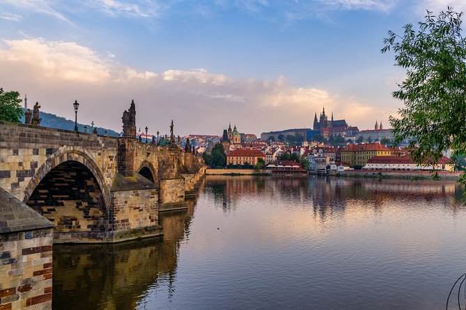 Private Transfer from Berlin to Prague with 2h of Sightseeing - Why this door-to-door Berlin to Prague transfer feels like a shortcut