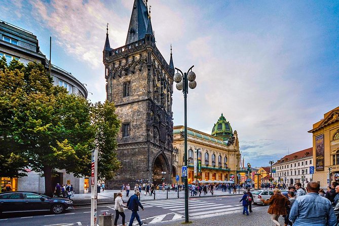 Private Transfer from Berlin to Prague with 4h of Sightseeing - Should you book this Berlin to Prague transfer?