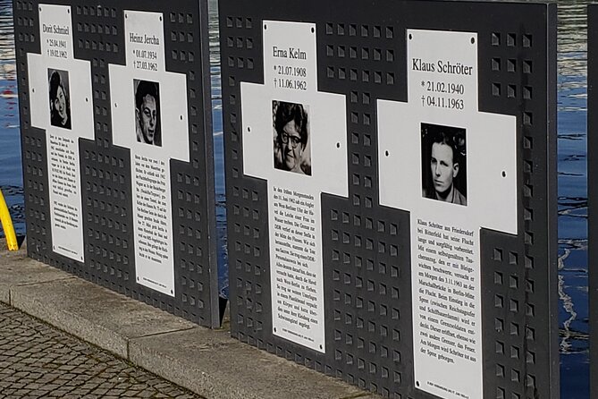 Private Walking Tour: Berlin Wall, Cold War and Checkpoint Charlie - Checkpoint Charlie and the 1961 tank face-off moment