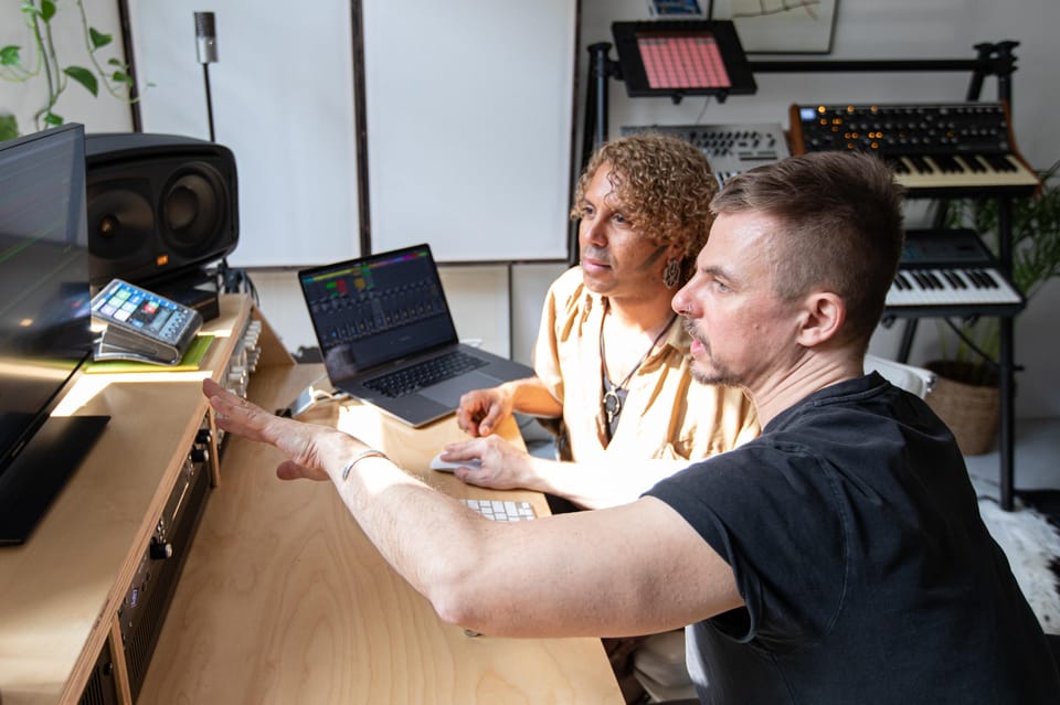 Produce Techno and House Music in Berlin - A pro studio session that actually makes music