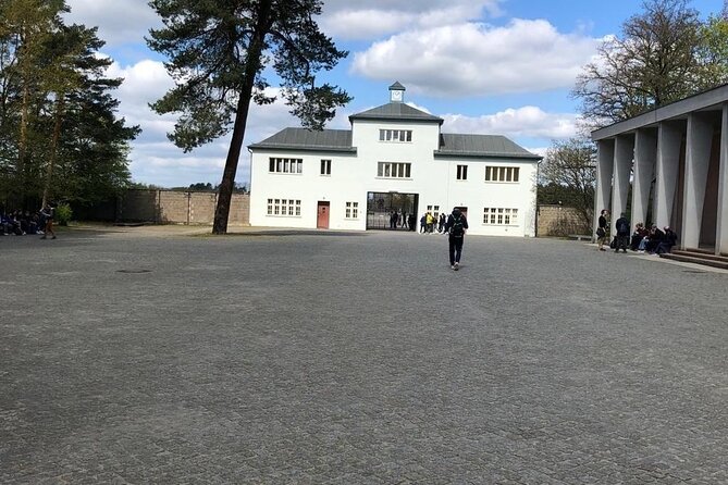 Sachsenhausen concentration Camp (by Private Vehicle) - Who should book this Sachsenhausen private vehicle tour