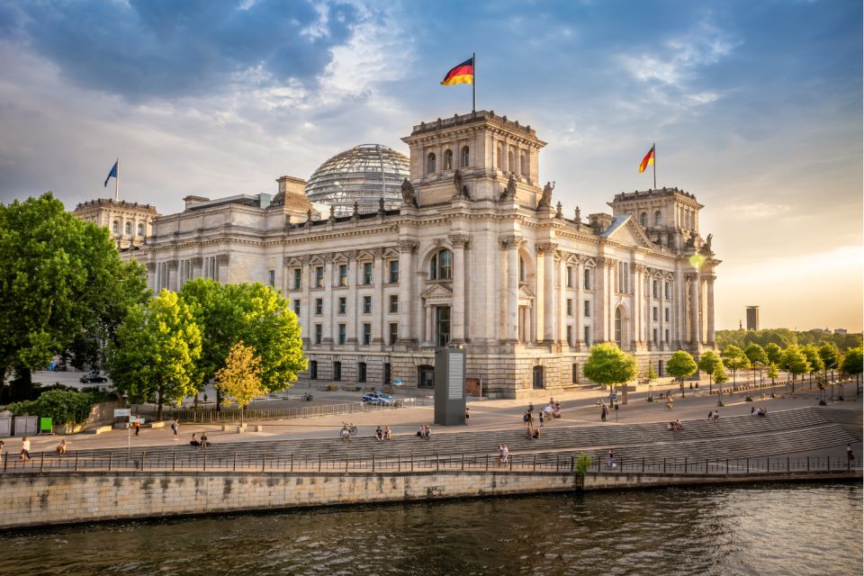 Scavenger Hunt through Berlin's Government District - How the distance and timing actually feel