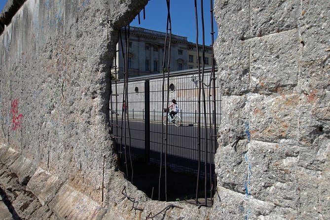 Self-Guided Audio Tour-The Fall of the wall: A light for humanity - Who should book this, and who might not love it