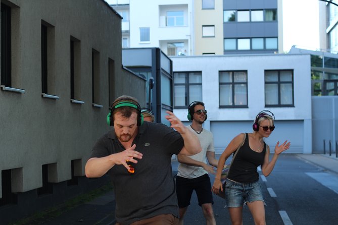 Silent disco through downtown Berlin with flash mobs - Music you hear, city you see: the silent disco effect in Berlin