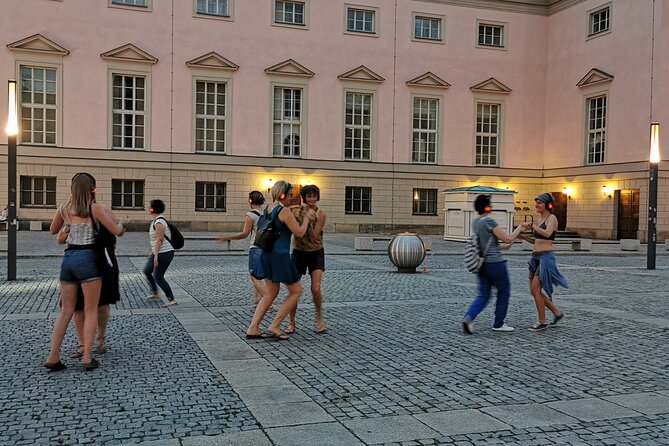 Silent disco through downtown Berlin with flash mobs - Group size, ages, and why it works for mixed crowds