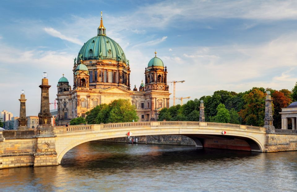 Skip-the-line Berlin Cathedral and Old Town Private Tour - Languages, private guide style, and how to get better value