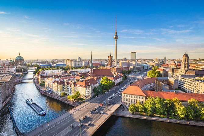 The Best Private Berlin Tour with a Car, Tour Guide and Pick up - Reichstag Building: modern democracy, seen in the right context