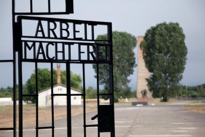 Warnemünde Shore Excursion: Private Sachsenhausen and Berlin Tour - Berlin’s Nazi-Era Stops: Holocaust Memorial, Hitler’s Bunker Story, and Major Landmarks