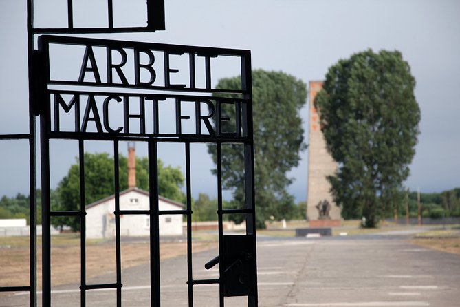 Warnemünde Shore Excursion: Private Sachsenhausen and Berlin Tour - Berlin’s Nazi-Era Stops: Holocaust Memorial, Hitler’s Bunker Story, and Major Landmarks