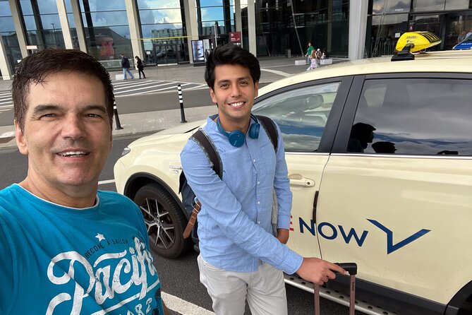 Welcome/Farewell SightseeingTaxi Tour +Transfer from/to the airport - Airport-to-City Comfort: How this taxi welcome actually helps