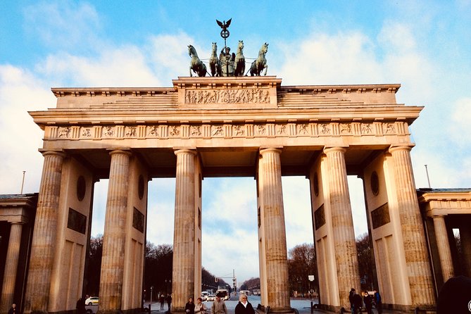 Welcome/Farewell SightseeingTaxi Tour +Transfer from/to the airport - Reichstag: When politics becomes architecture (and you can see the room)